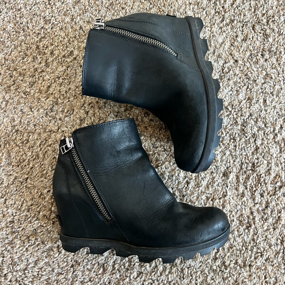 Sorel Joan Of Arctic Wedge II Side Zip Bootie Size 7.5